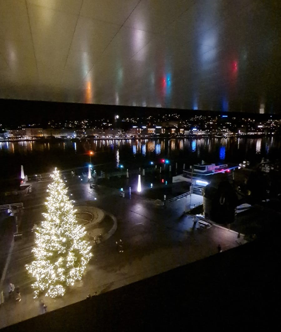 Nächtlicher Ausblick von der Terrasse des KKL